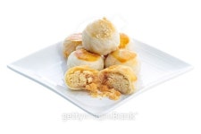 Chinese Pastry  dessert festival China isolated on white backgro 이미지 (464406610) - 게티이미지뱅크 Chinese Pastry  dessert... 