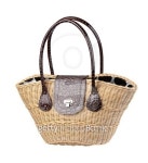 Beautiful weaved rattan handbag 이미지 (488550958) - 게티이미지뱅크 Beautiful weaved rattan handbag