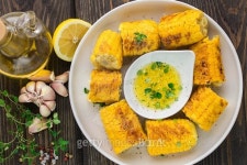 Delicious grilled Corn with garlic, lemon, thyme and olive oil... Delicious grilled Corn with garlic, lemon, thyme and olive oil