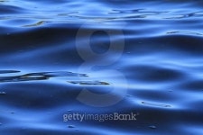 Lake of deep blue velvet ripples 이미지 (471250942) - 게티이미지뱅크 Lake of deep blue velvet ripples