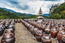 Buddhist monks metal brown pots 이미지 (465147632) - 게티이미지뱅크 Buddhist monks metal brown pots