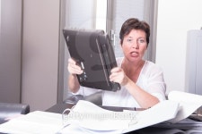 woman is destroying her PC - overworked 이미지 (485642720) - 게티이미지뱅크 woman is destroying her PC - overworked