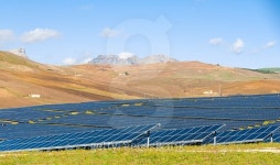 Solar field in the interior of Sicily, near Palermo 이미지 (492487586) - 게티이미지뱅크 Solar field in the interior of Sicily... 