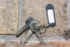 plastic keychain on the floor 이미지 (500579740) - 게티이미지뱅크 plastic keychain on the floor