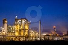 Landscape Heavy Industrial Chemical Factory at night 이미지 (502751646) - 게티이미지뱅크 Landscape Heavy Industrial Chemical... 