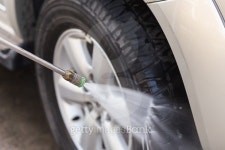Car washing with high pressure water jet 이미지 (466977060) - 게티이미지뱅크 Car washing with high pressure water jet