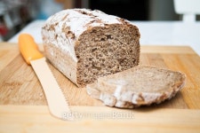 sliced bread and knife 이미지 (470685396) - 게티이미지뱅크 sliced bread and knife