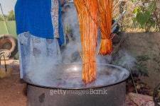 woman was dyed raw material for handicraft. 이미지 (502153222) - 게티이미지뱅크 woman was dyed raw material for handicraft.
