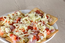 crackers pizza 이미지 (471078472) - 게티이미지뱅크 crackers pizza