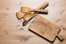 Kitchen utensils on wooden table 이미지 (471226406) - 게티이미지뱅크 Kitchen utensils on wooden table