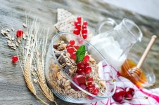 Healthy breakfast with muesli, fresh berries, crispbread, honey 이미지 (481111756) - 게티이미지뱅크 Healthy breakfast with... 