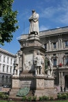 Statue of Leonardo Da Vinci 이미지 (498461126) - 게티이미지뱅크 Statue of Leonardo Da Vinci