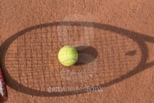 tennis racket and balls on the clay court 이미지 (495896366) - 게티이미지뱅크 tennis racket and balls on the clay court