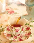 Pouring tea into a floral tea cup 이미지 (493692320) - 게티이미지뱅크 Pouring tea into a floral tea cup
