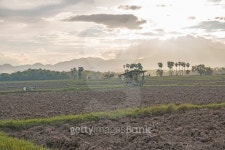 Green field with cottage and sunset 이미지 (488432360) - 게티이미지뱅크 Green field with cottage and sunset