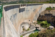 Dam Wall at  Beznar Reservoir 이미지 (486750640) - 게티이미지뱅크 Dam Wall at  Beznar Reservoir