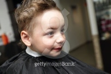 제나 헤어 스토리(제나 hair story) | Child at hairdresser salon 이미지 (485969010) - 게티이미지뱅크 Child at hairdresser salon