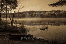 Morning at lakeside in antique light. 이미지 (536113357) - 게티이미지뱅크 Morning at lakeside in antique light.