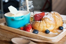 Strawberry Croissant and vanilla ice cream 이미지 (496632504) - 게티이미지뱅크 Strawberry Croissant and vanilla ice cream