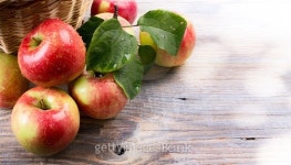 Ripe red apples on wooden background 이미지 (487103224) - 게티이미지뱅크 Ripe red apples on wooden background