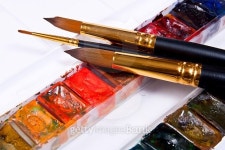 Professional watercolor paints in box with brushes. 이미지 (481401696) - 게티이미지뱅크 Professional watercolor paints in box... 