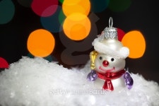Glass snowman in the snow 이미지 (492810246) - 게티이미지뱅크 Glass snowman in the snow