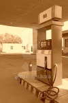 oiling machine in a gas station 이미지 (465787924) - 게티이미지뱅크 oiling machine in a gas station