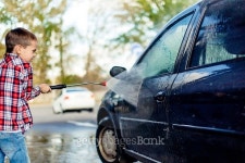 child car washes 이미지 (490081302) - 게티이미지뱅크 child car washes