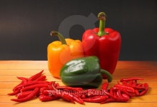 red chillis and paprikas 이미지 (536879271) - 게티이미지뱅크 red chillis and paprikas