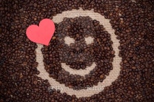 Coffee beans with red paper heart and smiley face 이미지 (510079602) - 게티이미지뱅크 Coffee beans with red paper heart and... 