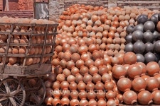 Stacks of new domestic clay pots awaiting transportation, Jaipur, India 이미지 (503108850) - 게티이미지뱅크 Stacks of new... 