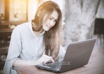 Asian woman using laptop at the coffee shop. 이미지 (510152904) - 게티이미지뱅크 Asian woman using laptop at the coffee shop.