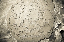 Dough for gingerbread cookie and cookie cutters in different sha 이미지 (512437528) - 게티이미지뱅크 Dough for gingerbread... 