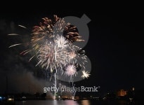 firework on new year countdown at temple of dawn 이미지 (503420732) - 게티이미지뱅크 firework on new year countdown at temple... 