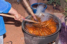 woman was dyed raw material for handicraft. 이미지 (503540118) - 게티이미지뱅크 woman was dyed raw material for handicraft.