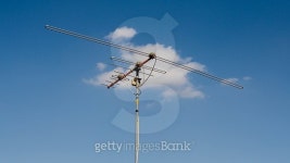 Television antenna with blue sky 이미지 (503365768) - 게티이미지뱅크 Television antenna with blue sky