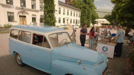 IMCDb.org: Volvo PV 445 'Duett' in "Inga Lindström - Das gestohlene Herz, 2020" Volvo PV 445 in "Inga Lindström - Das...