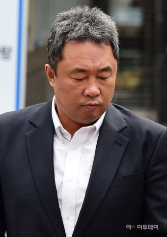 경찰, 전창진 감독 구속영장 신청…문경은 감독 조사 검토 - 아시아투데이 경찰, 전창진 감독 구속영장 신청…문경은 감독 조사 검토