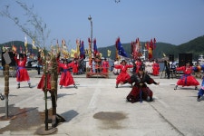 [둘레길 사랑과 여행] 제54회 통영한산대첩축제 통제영전통무예 시연... 사랑과 여행] 제54회 통영한산대첩축제 통제영전통무예 시연 / 통영축제