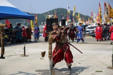 [둘레길 사랑과 여행] 제54회 통영한산대첩축제 통제영전통무예 시연... 사랑과 여행] 제54회 통영한산대첩축제 통제영전통무예 시연 / 통영축제