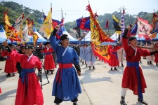 [둘레길 사랑과 여행] 제54회 통영한산대첩축제 통제영전통무예 시연... 사랑과 여행] 제54회 통영한산대첩축제 통제영전통무예 시연 / 통영축제
