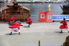 [둘레길 사랑과 여행] 제54회 통영한산대첩축제 통제영전통무예 시연... 사랑과 여행] 제54회 통영한산대첩축제 통제영전통무예 시연 / 통영축제