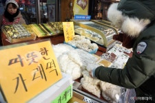 [포토]중랑동부시장에서 설 준비하는 시민들 - 아시아투데이 [포토]중랑동부시장에서 설 준비하는 시민들
