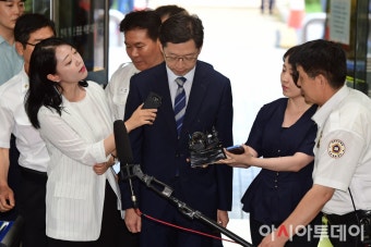 [포토] 김경수, 구속 심사 출석 - 아시아투데이 [포토] 김경수, 구속 심사 출석