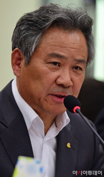 [포토] 질의에 답하는 이기흥 대한체육회장 - 아시아투데이 [포토] 질의에 답하는 이기흥 대한체육회장