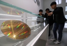 삼성전자, 전세계 반도체 업계 매출 1위, SK하이닉스 3위 진입 - 아시아투데이 삼성전자, 전세계 반도체 업계 매출 1위, SK하이닉스 3위 진입