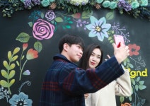 ‘인생사진’ 여기서 찰칵!...서울랜드 핑크스튜디오 8일 오픈 - 아시아투데이 ‘인생사진’ 여기서 찰칵!...서울랜드 핑크스튜디오 8일 오픈