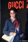 [포토]김서형, 오늘은 복고서형입니다! - 아시아투데이 [포토]김서형, 오늘은 복고서형입니다!