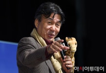 [포토]이태리 가곡 부르는 박영규 - 아시아투데이 [포토]이태리 가곡 부르는 박영규
