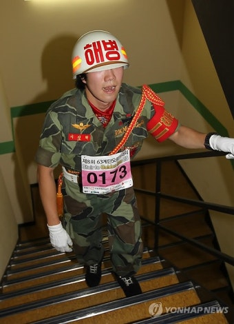 큰무늬 전투복을 입은 해병대 예비역 - 유용원의 군사세계 큰무늬 전투복을 입은 해병대 예비역